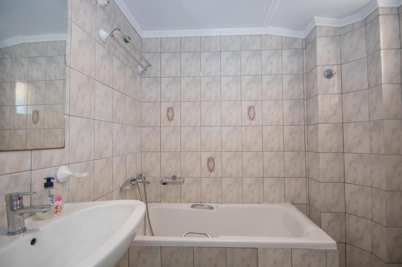 Salt Lake Junior Suites 알리케스 외부 사진